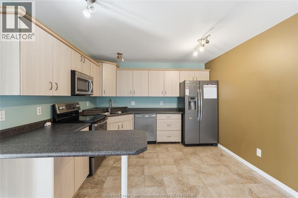 437 MERRILL AVENUE - 10