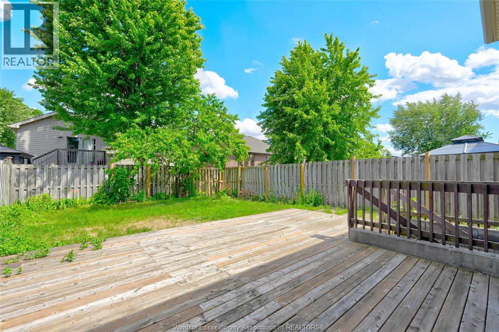 437 MERRILL AVENUE - 23