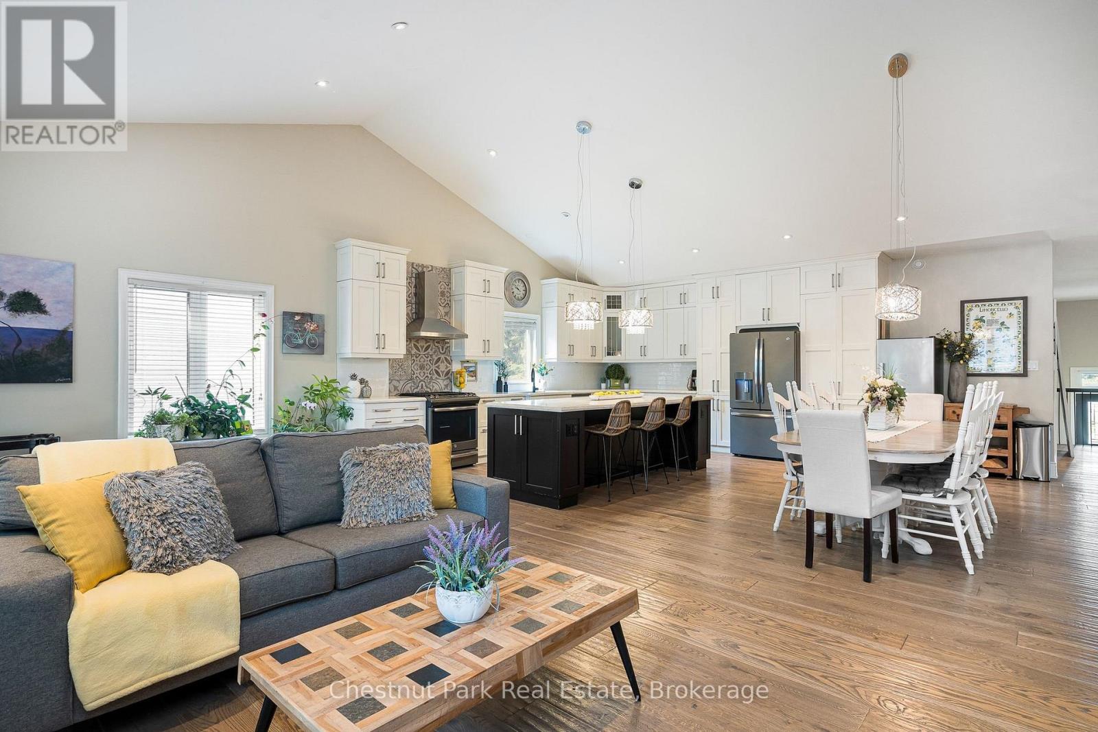 15 SAUNDERS STREET - 13