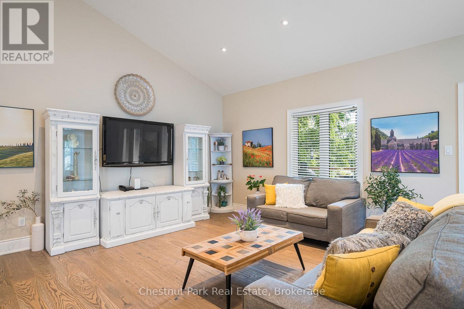 15 SAUNDERS STREET - 19
