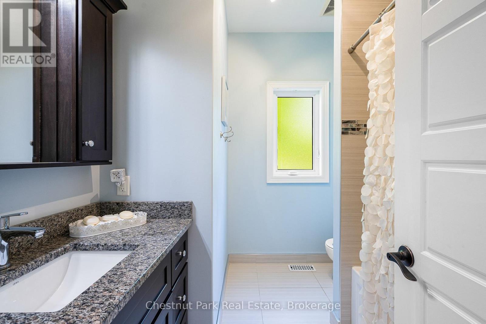 15 SAUNDERS STREET - 25