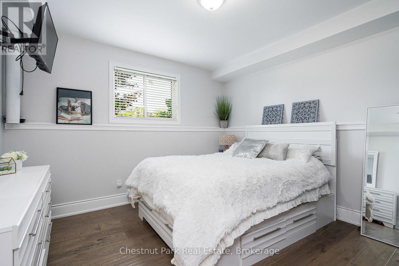 15 SAUNDERS STREET - 37