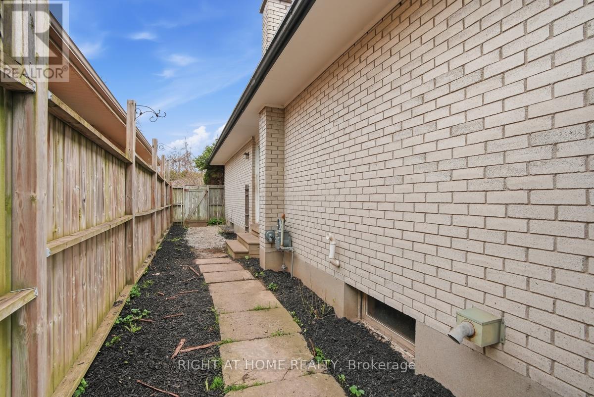 68 TALAVERA CRESCENT - Image 23