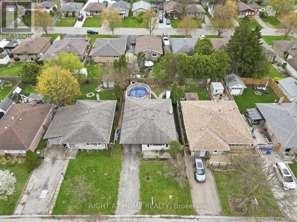 68 TALAVERA CRESCENT - 26