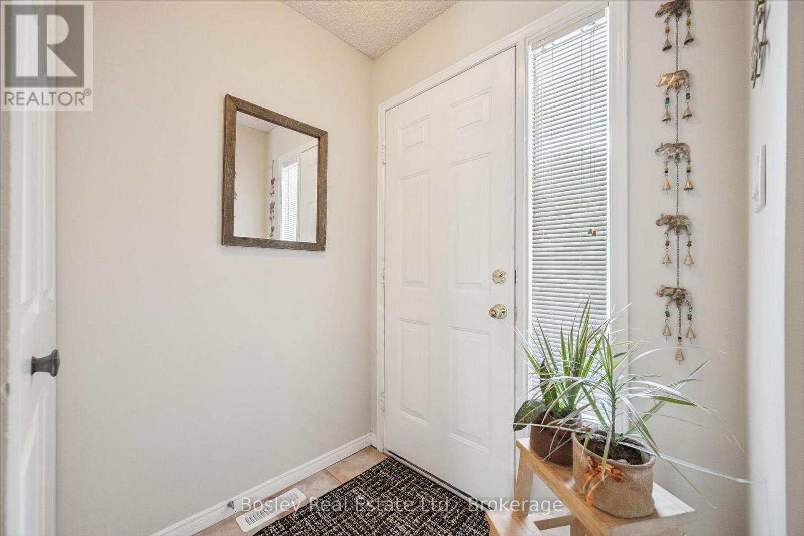 #21 459 BEECHWOOD PLACE - Image 3