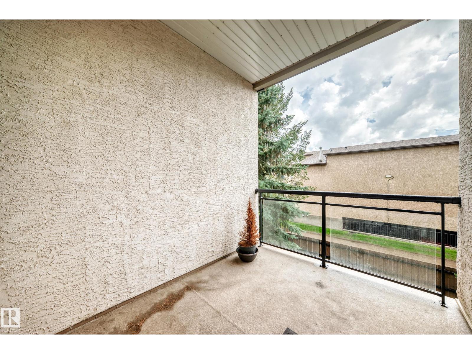 #226 4831 104A ST NW - 15