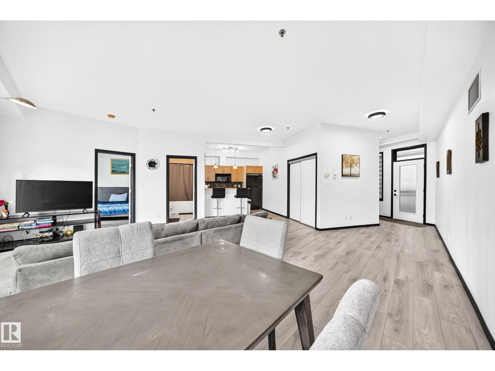#226 4831 104A ST NW - 17