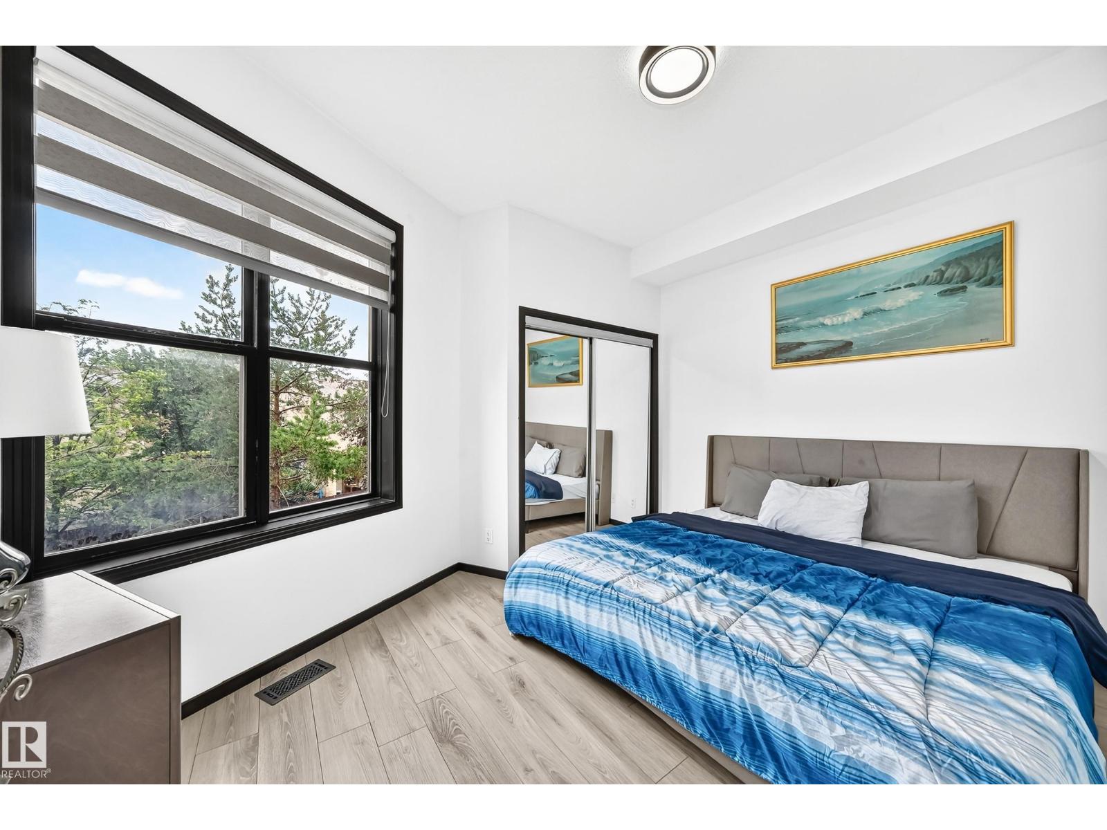 #226 4831 104A ST NW - 18
