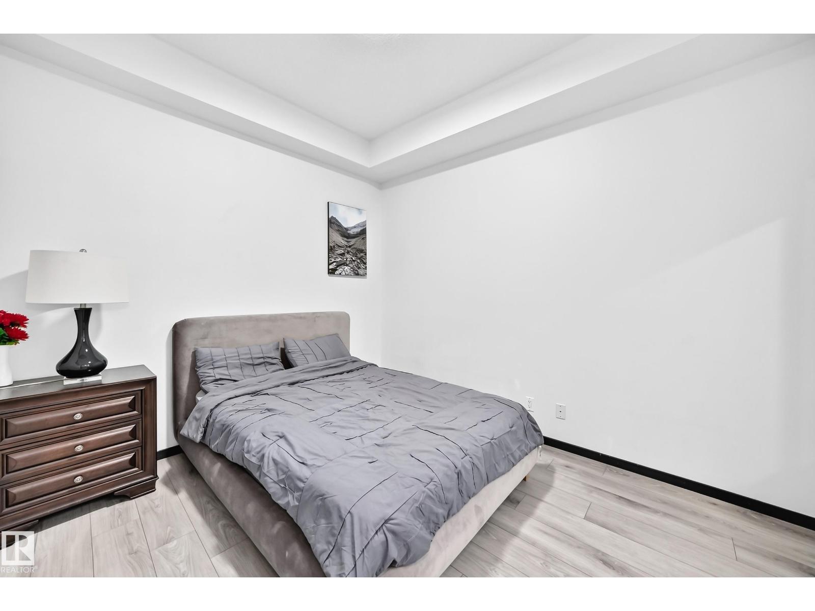 #226 4831 104A ST NW - 24