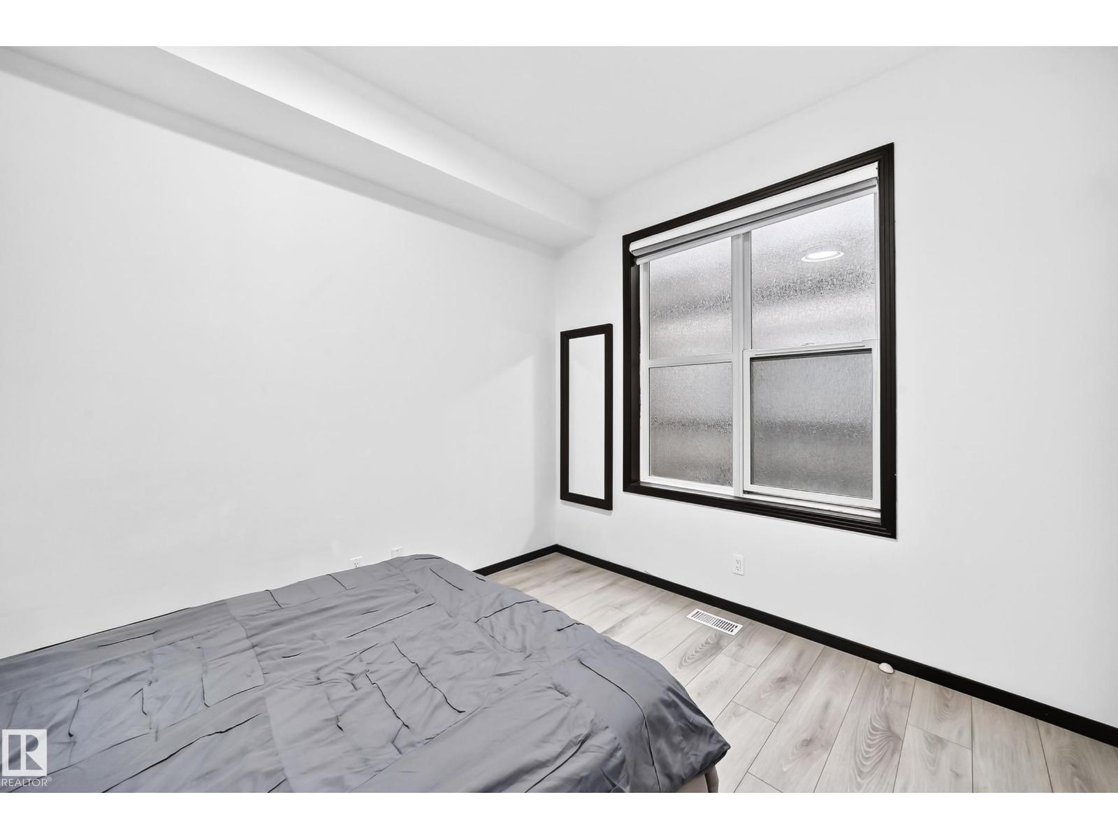 #226 4831 104A ST NW - 25