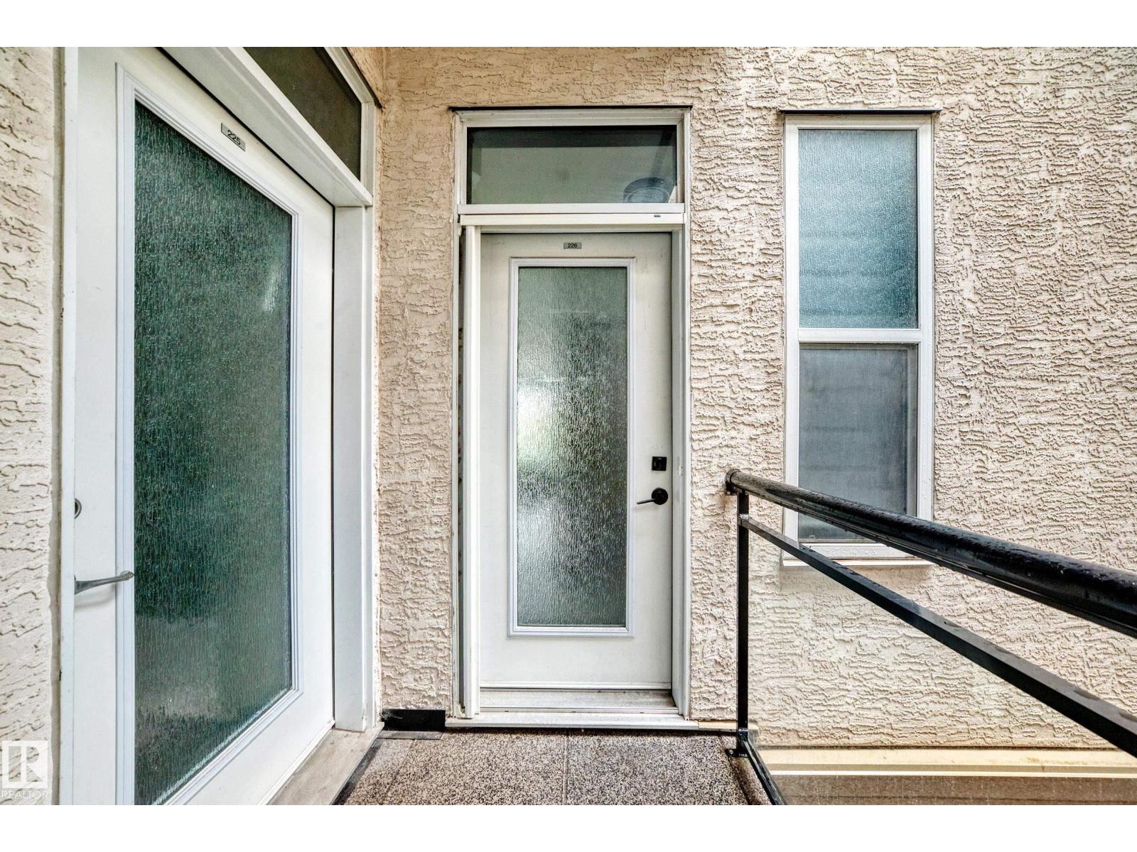 #226 4831 104A ST NW - 34