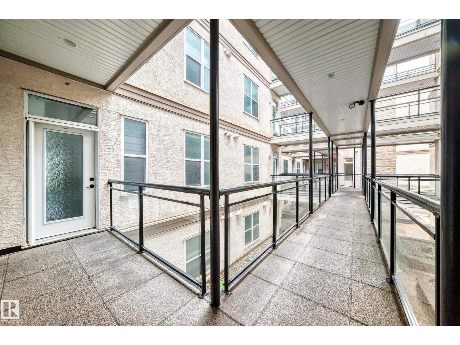 #226 4831 104A ST NW - 35