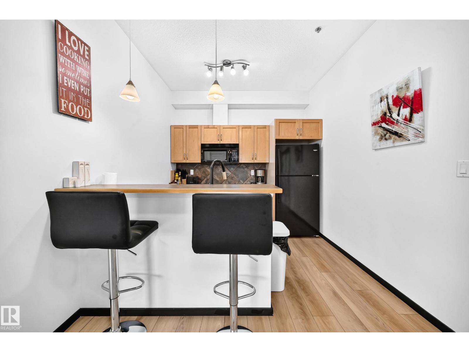 #226 4831 104A ST NW - 6