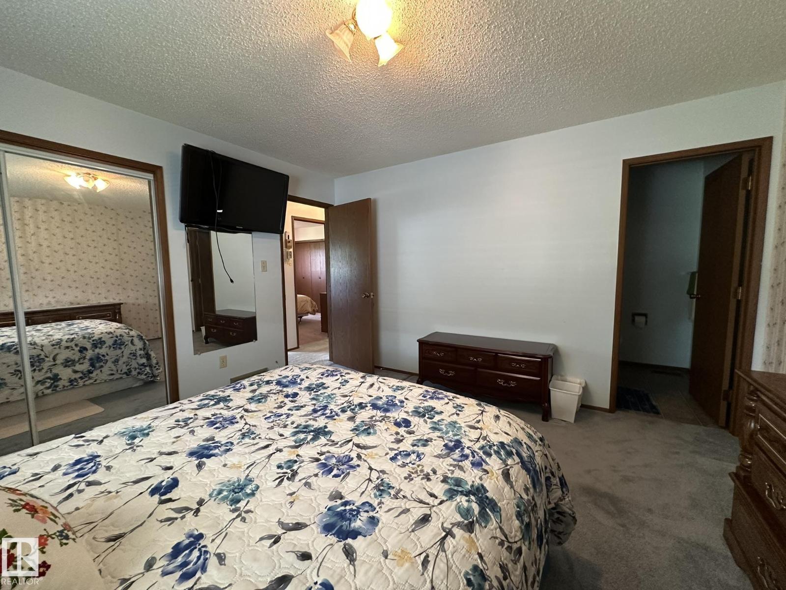 60256 163 Range RD — photo 35