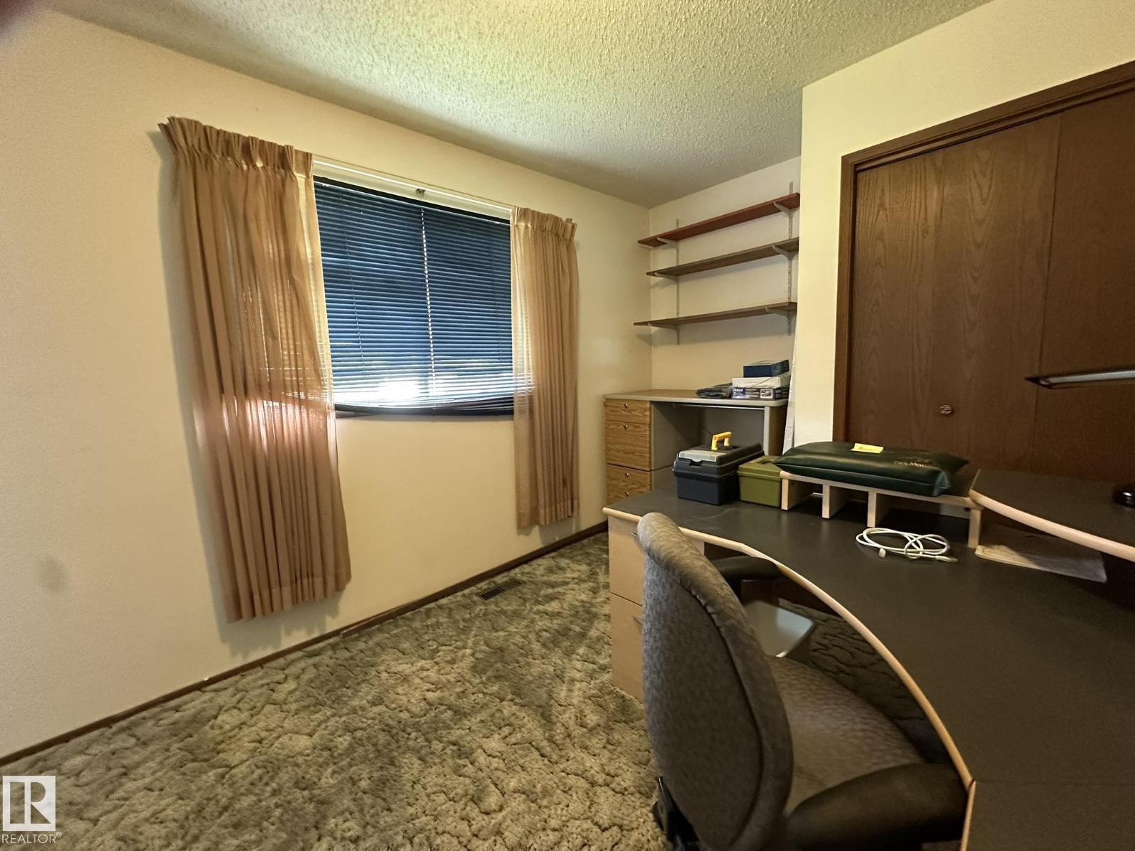 60256 163 Range RD — photo 44