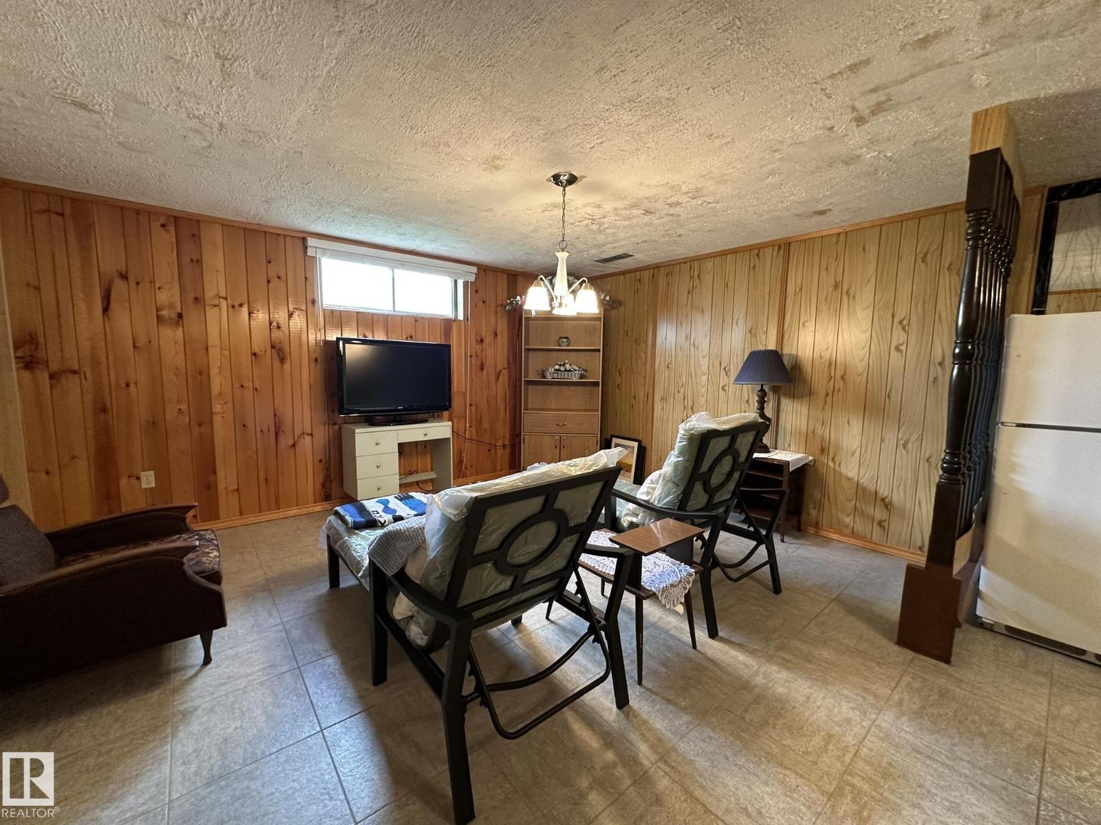 60256 163 Range RD — photo 47