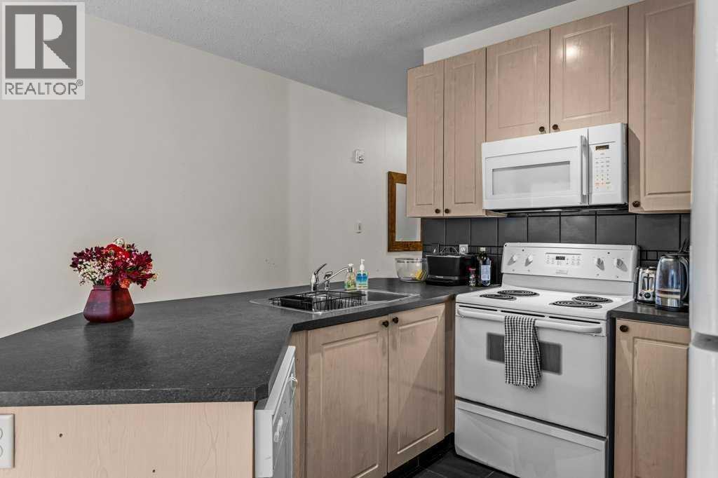 #211 176 Kananaskis Way - 11