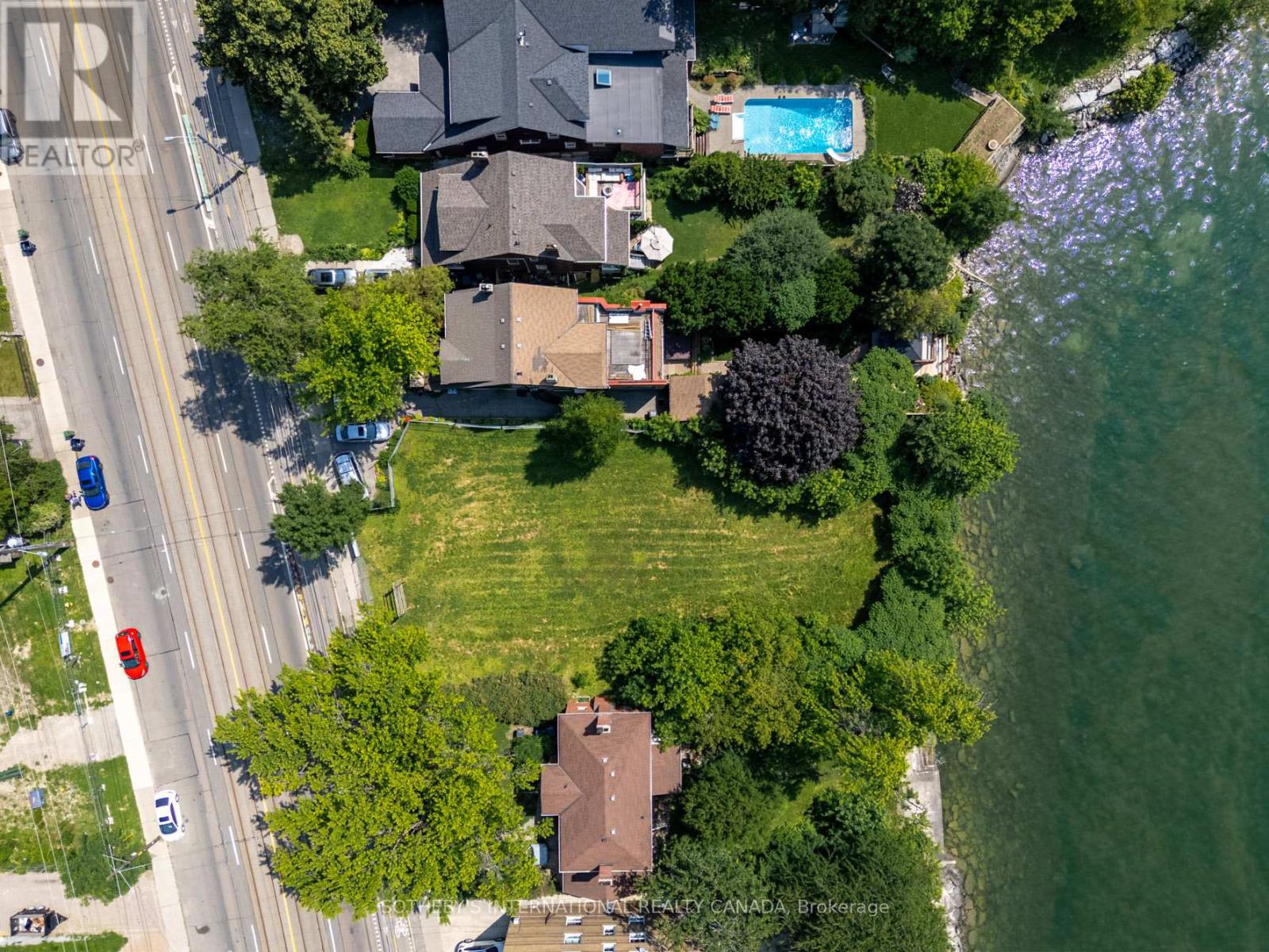 Listing photo of 2685 LAKE SHORE BOULEVARD W
