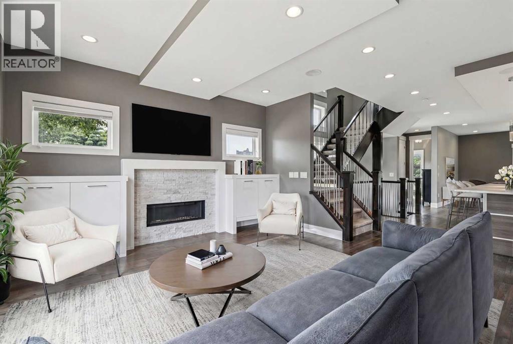 Virtually Staged - Living Room boasts 9ft Ceilings