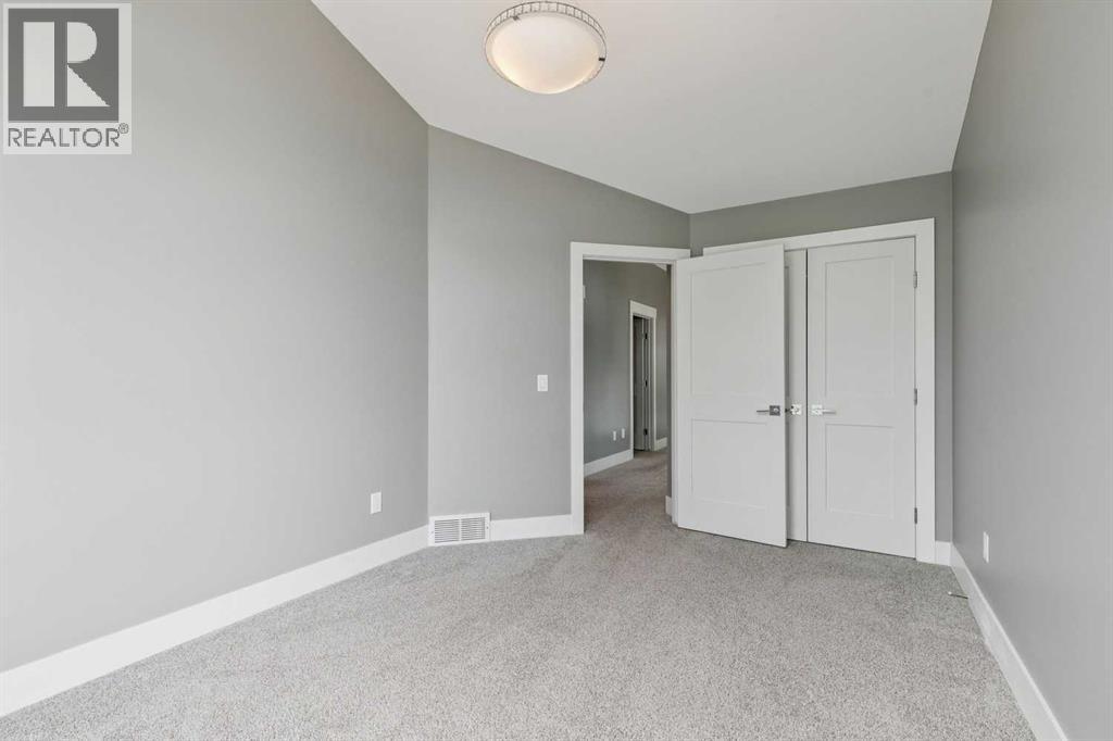 3722 7 Avenue NW — photo 31