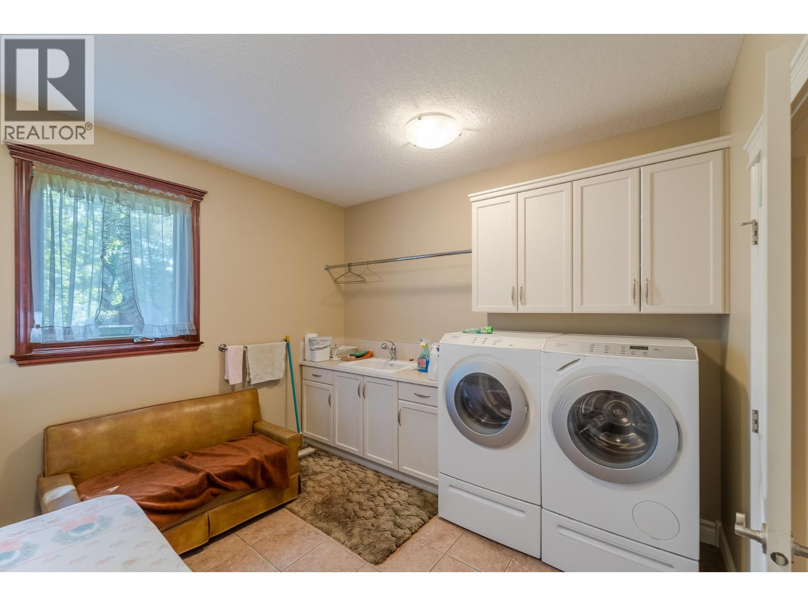 2350 Landry Crescent - 31