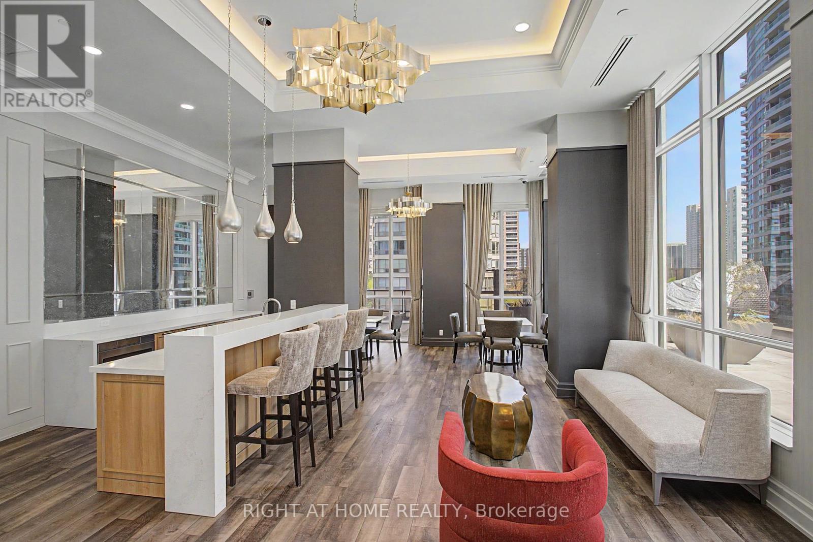 #3202 36 ELM DRIVE W - 20