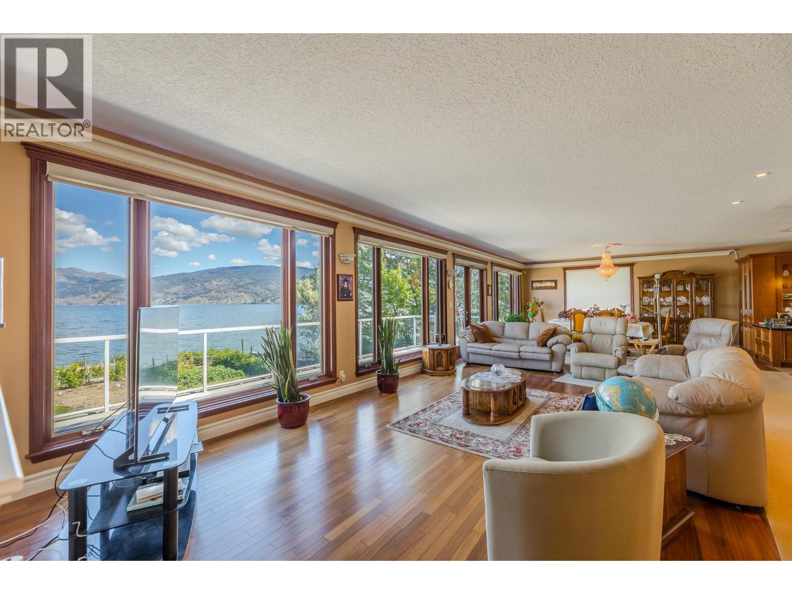2350 Landry Crescent - 10
