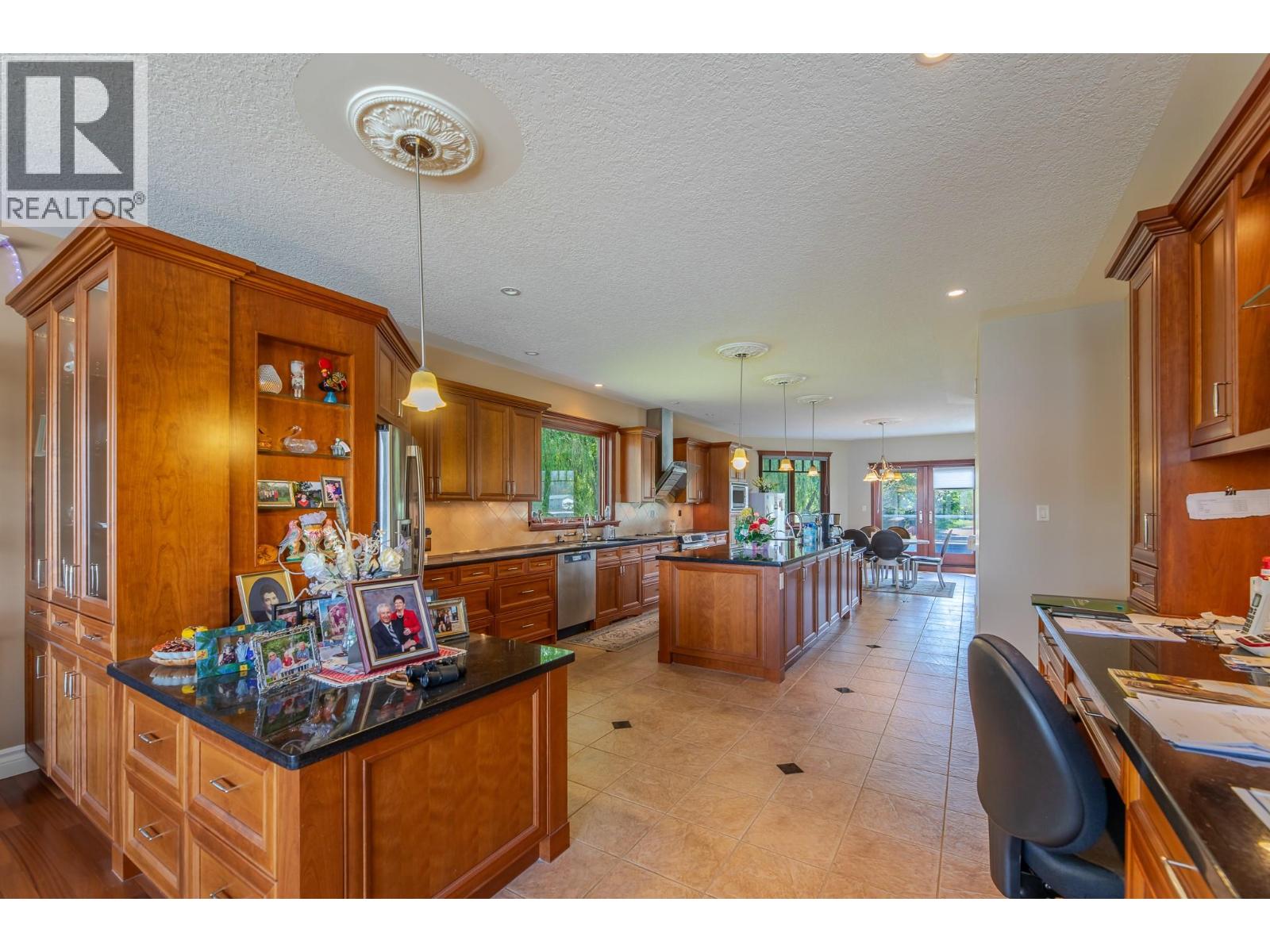 2350 Landry Crescent - 16