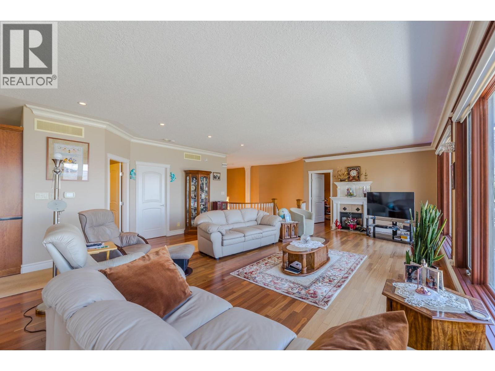 2350 Landry Crescent - 13