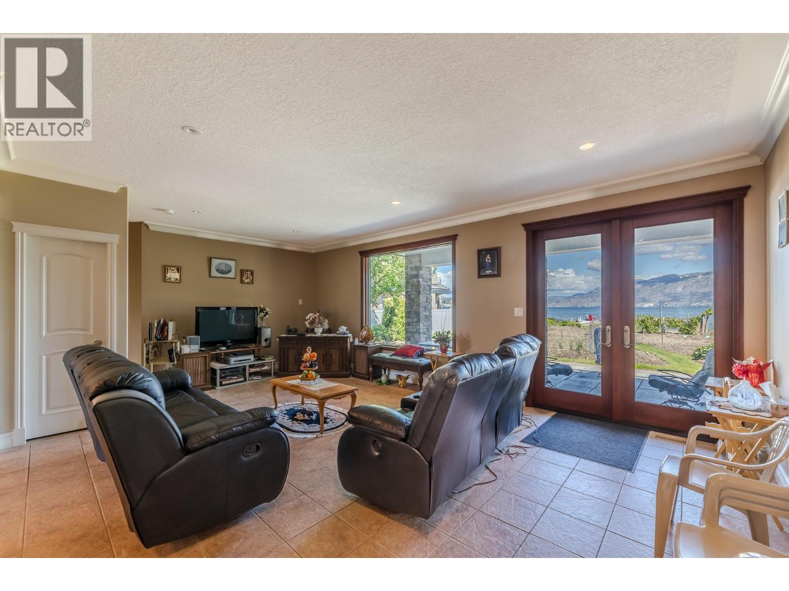 2350 Landry Crescent - 26