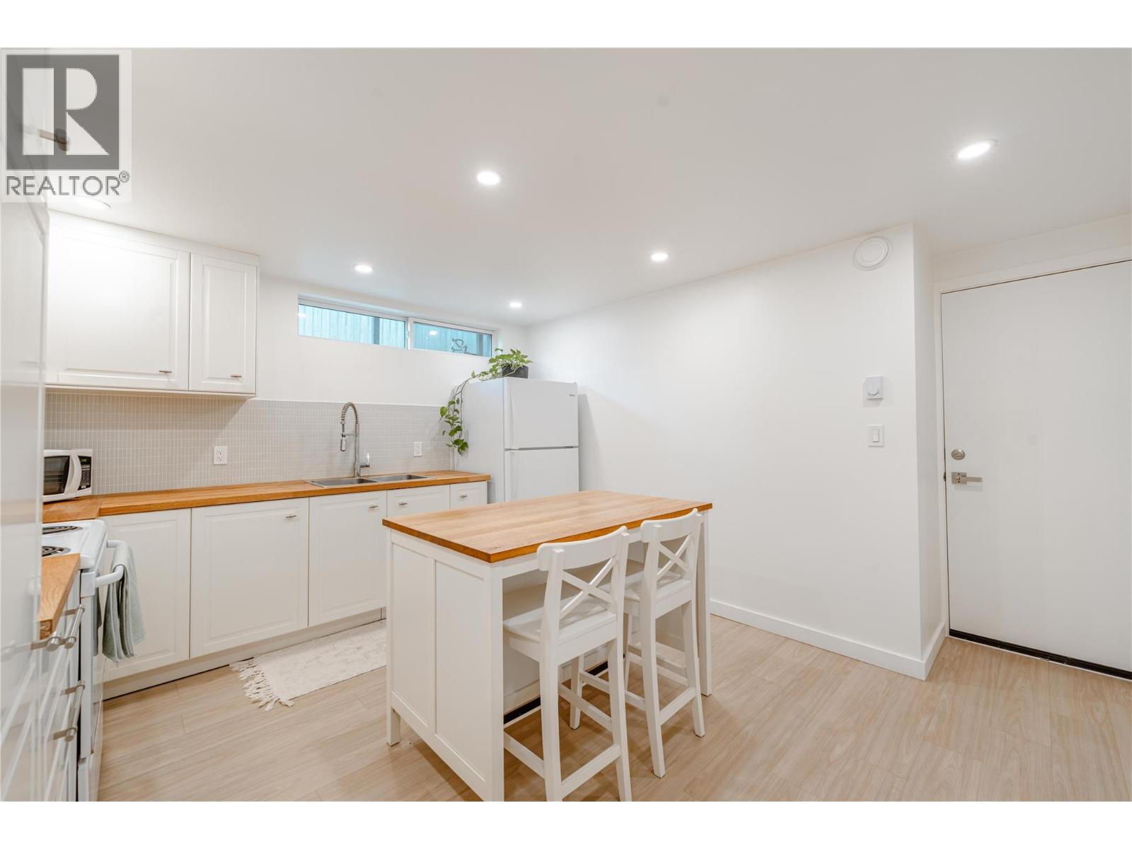 815 Fourth Street E - 20