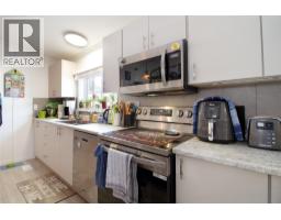 Kitchen - 39 Johnson Way, Revelstoke, BC V0E2S0 Photo 12