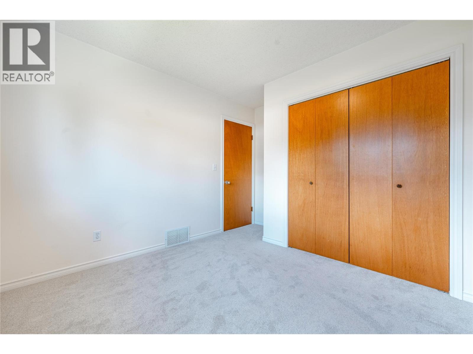 815 Fourth Street E - 13