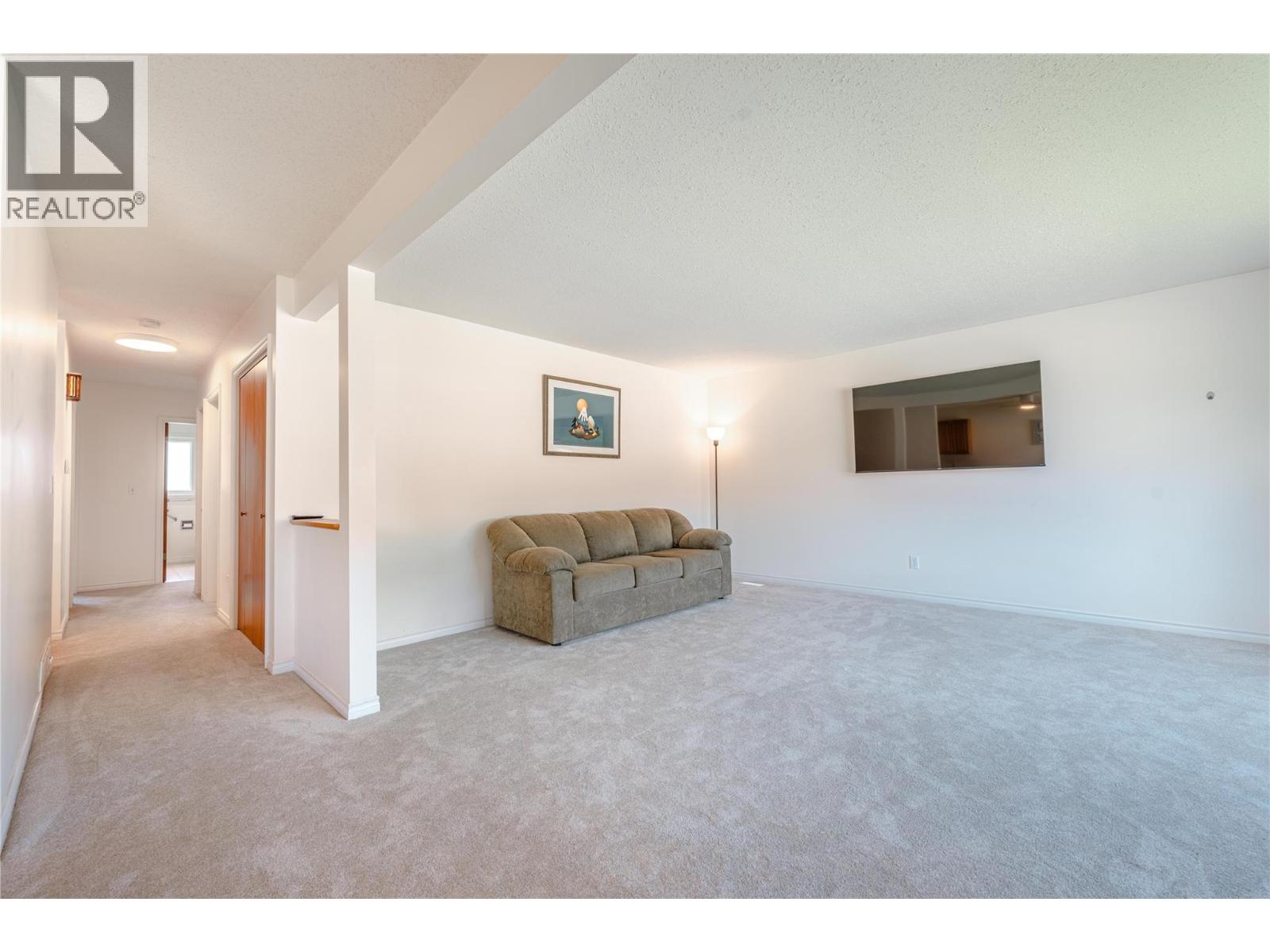 815 Fourth Street E - 3