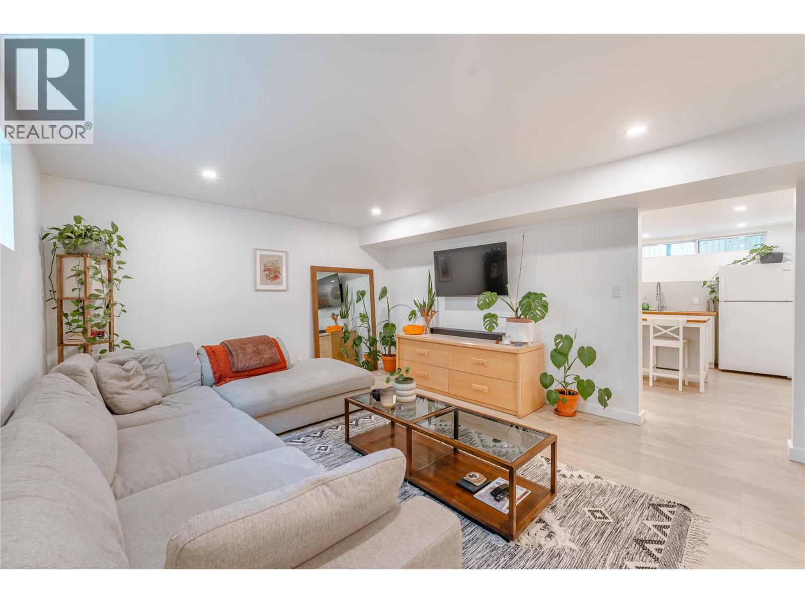 815 Fourth Street E - 21
