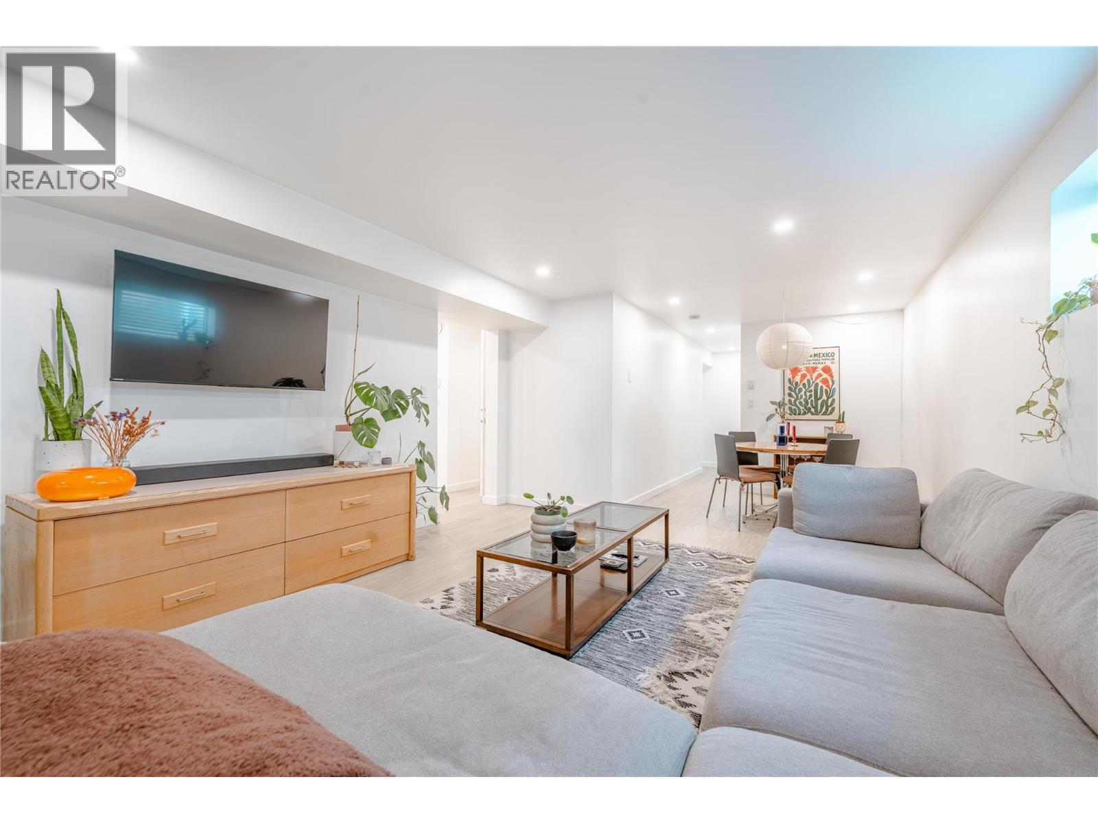 815 Fourth Street E - 23