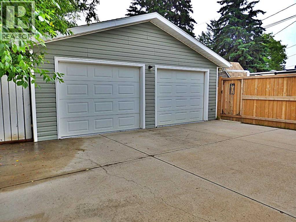 4813 48A Street - photo 2