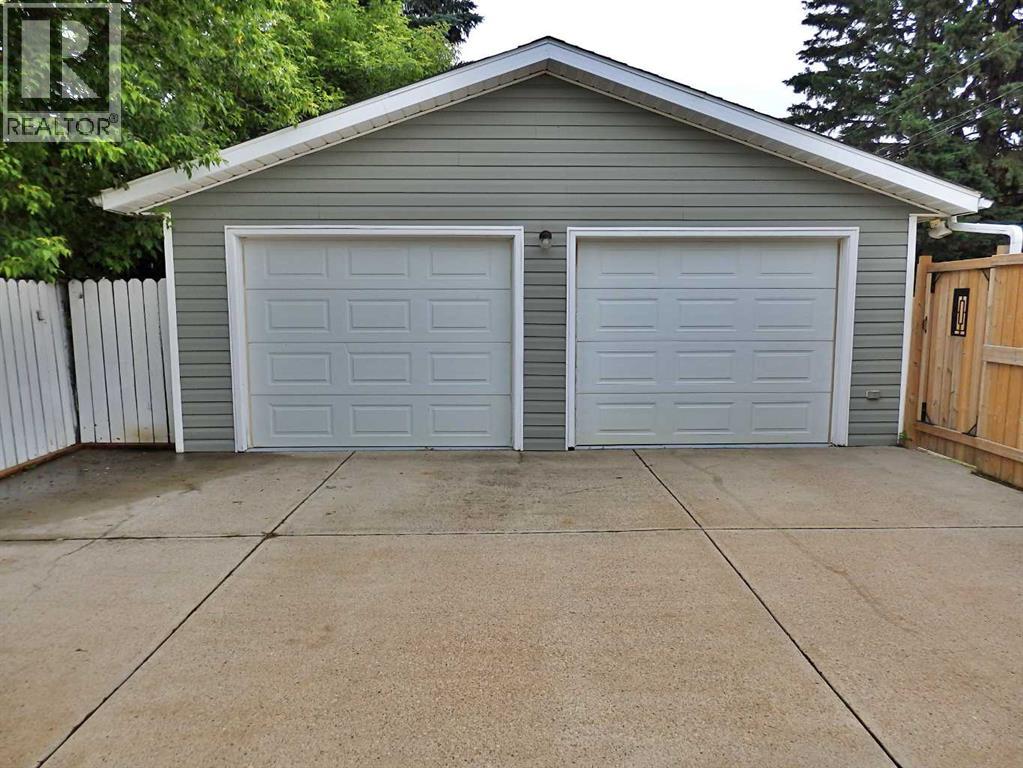 4813 48A Street — photo 37