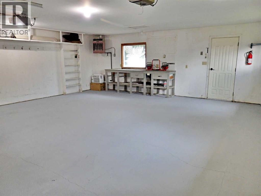4813 48A Street — photo 38
