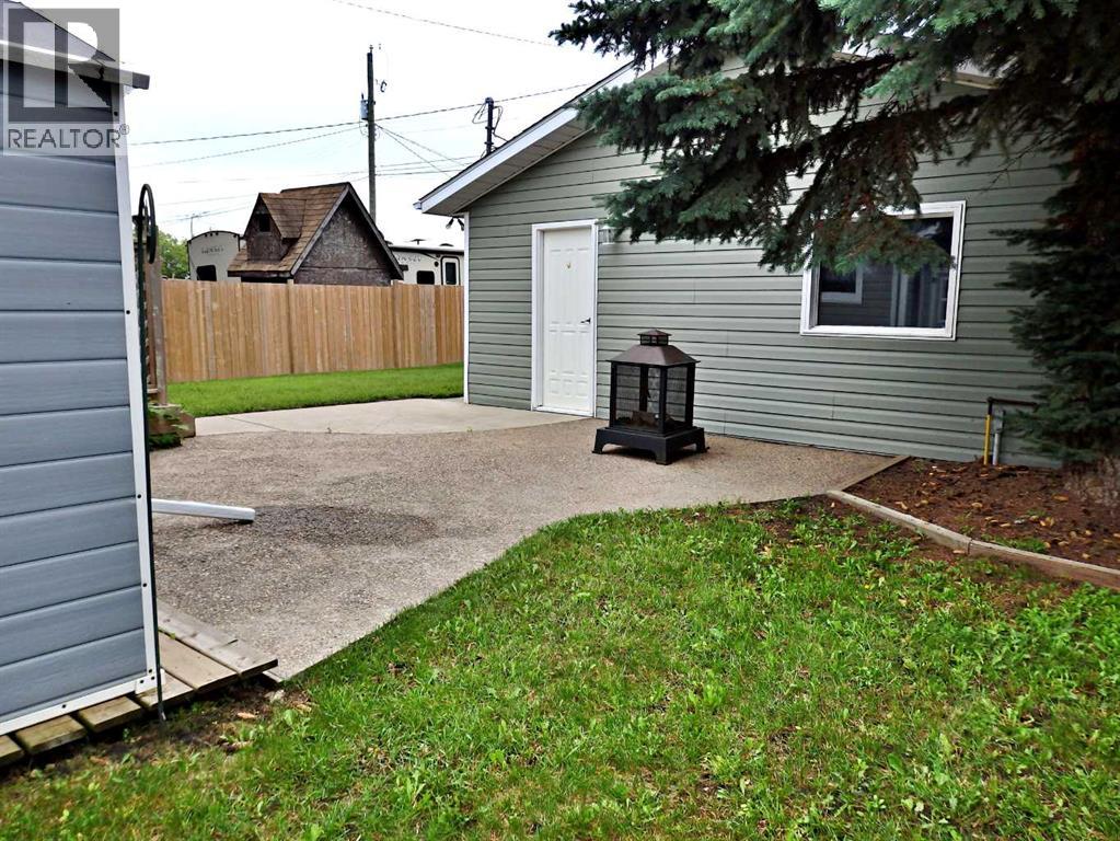 4813 48A Street - photo 4