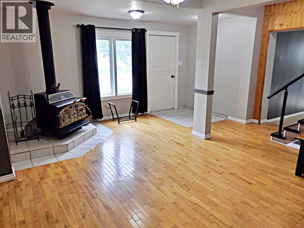 4813 48A Street — photo 9
