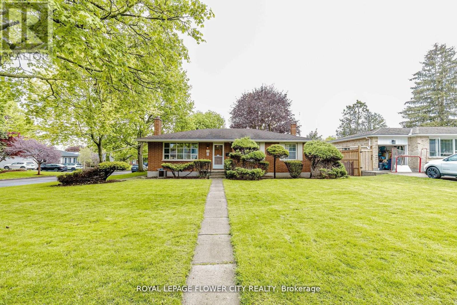 15 CUMBERLAND CRESCENT - 1
