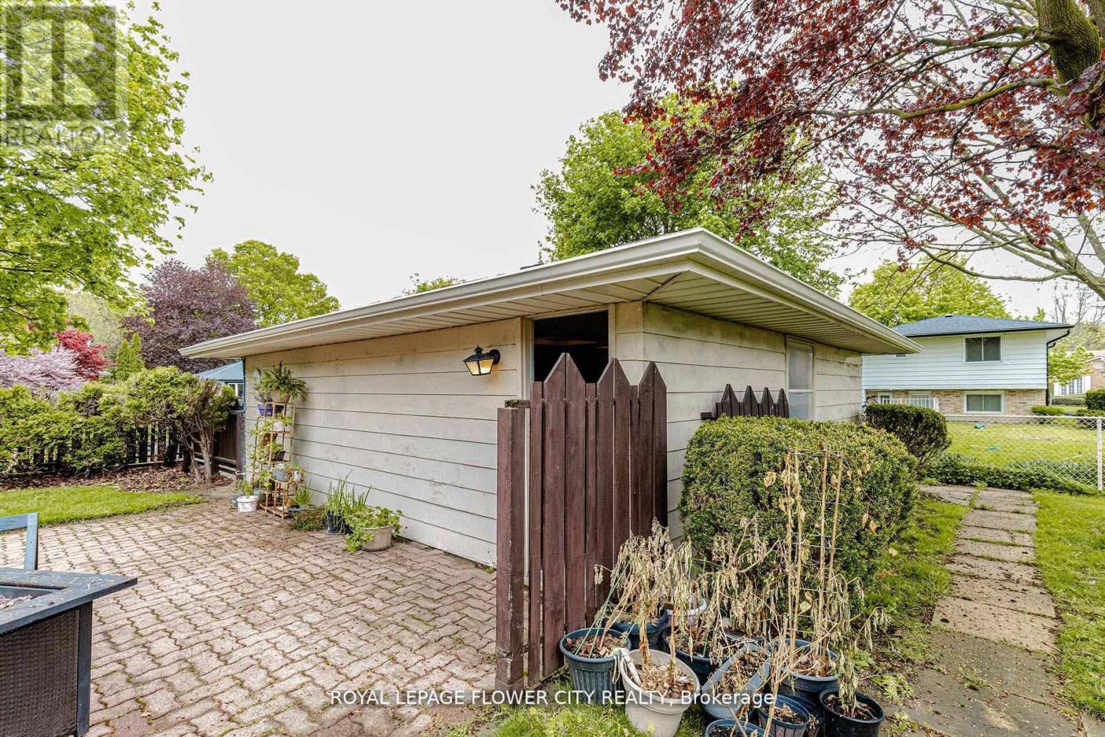15 CUMBERLAND CRESCENT - 24