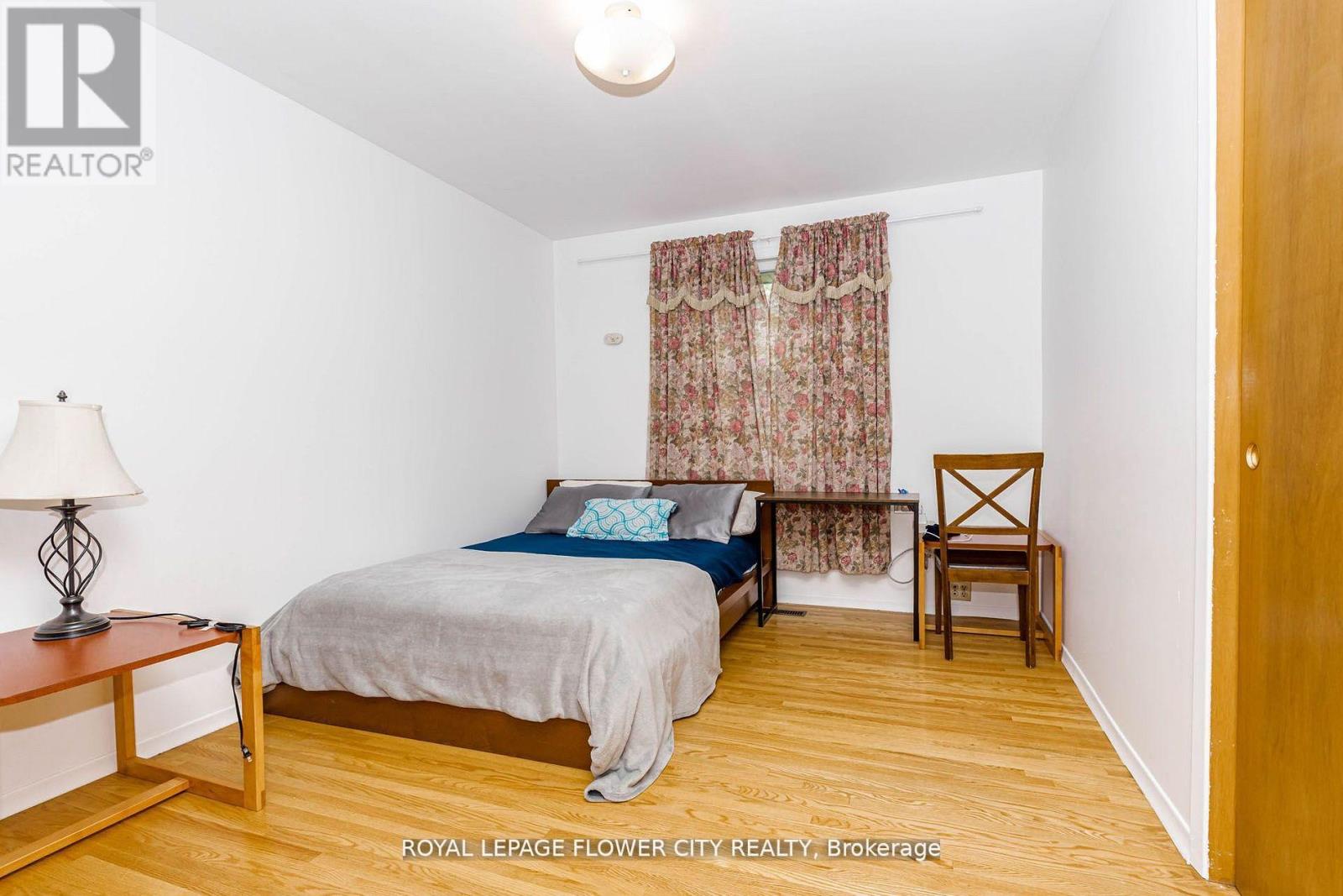 15 CUMBERLAND CRESCENT - 31