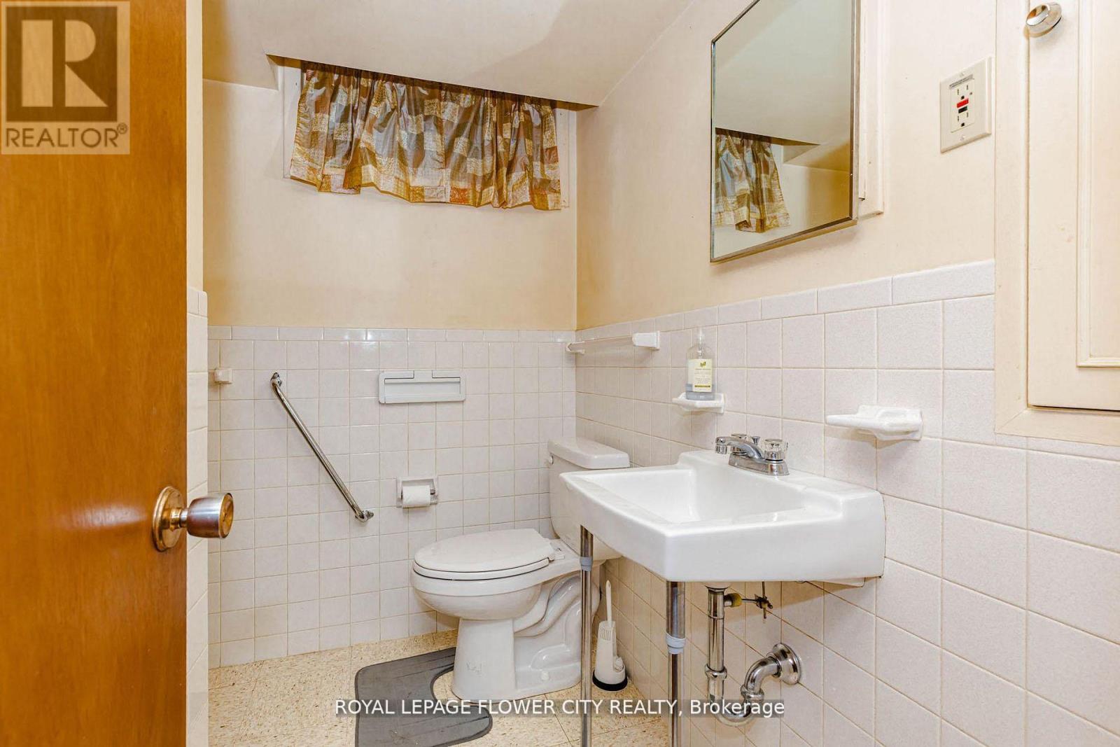 15 CUMBERLAND CRESCENT - 34