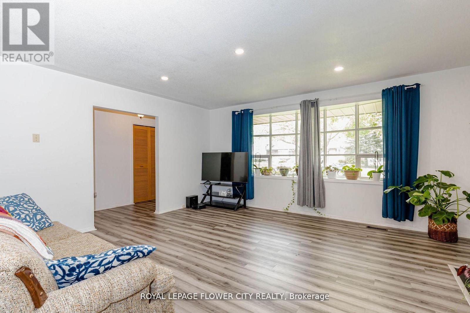 15 CUMBERLAND CRESCENT - 8