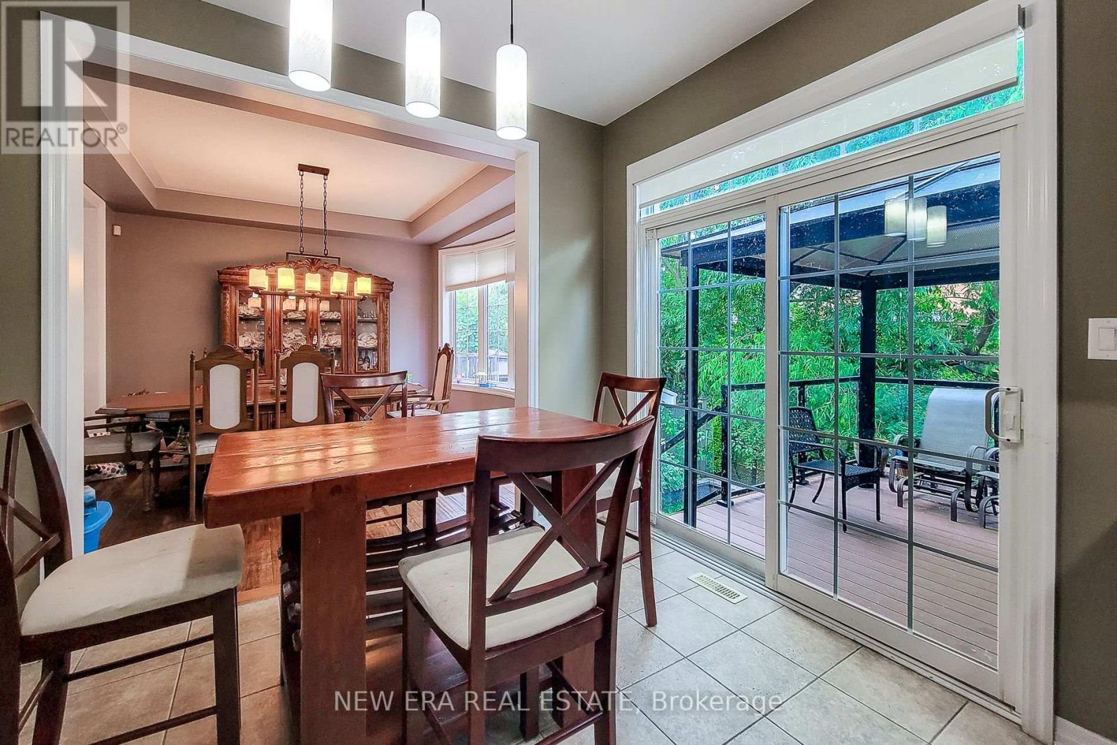 128 MONTREAL CIRCLE - 17