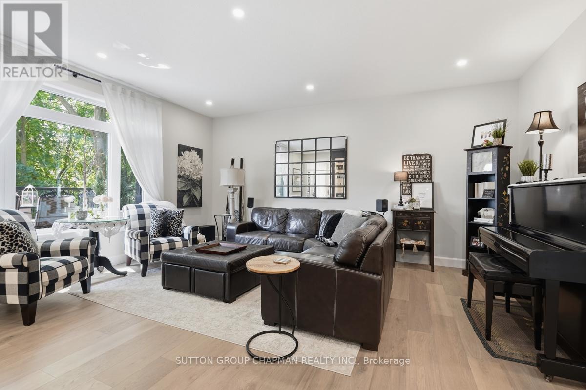 830 RIVERSIDE DRIVE - Image 11
