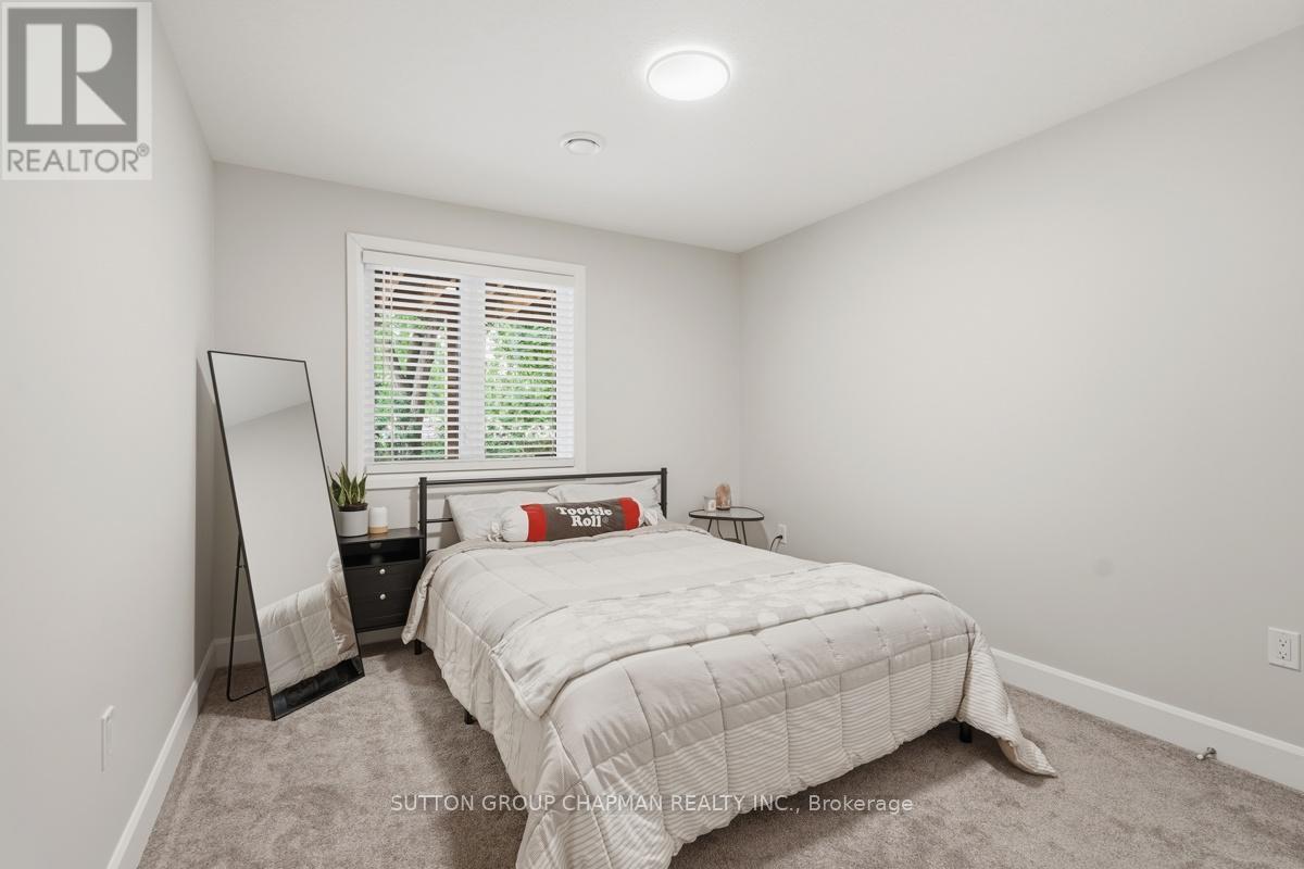 830 RIVERSIDE DRIVE - Image 41
