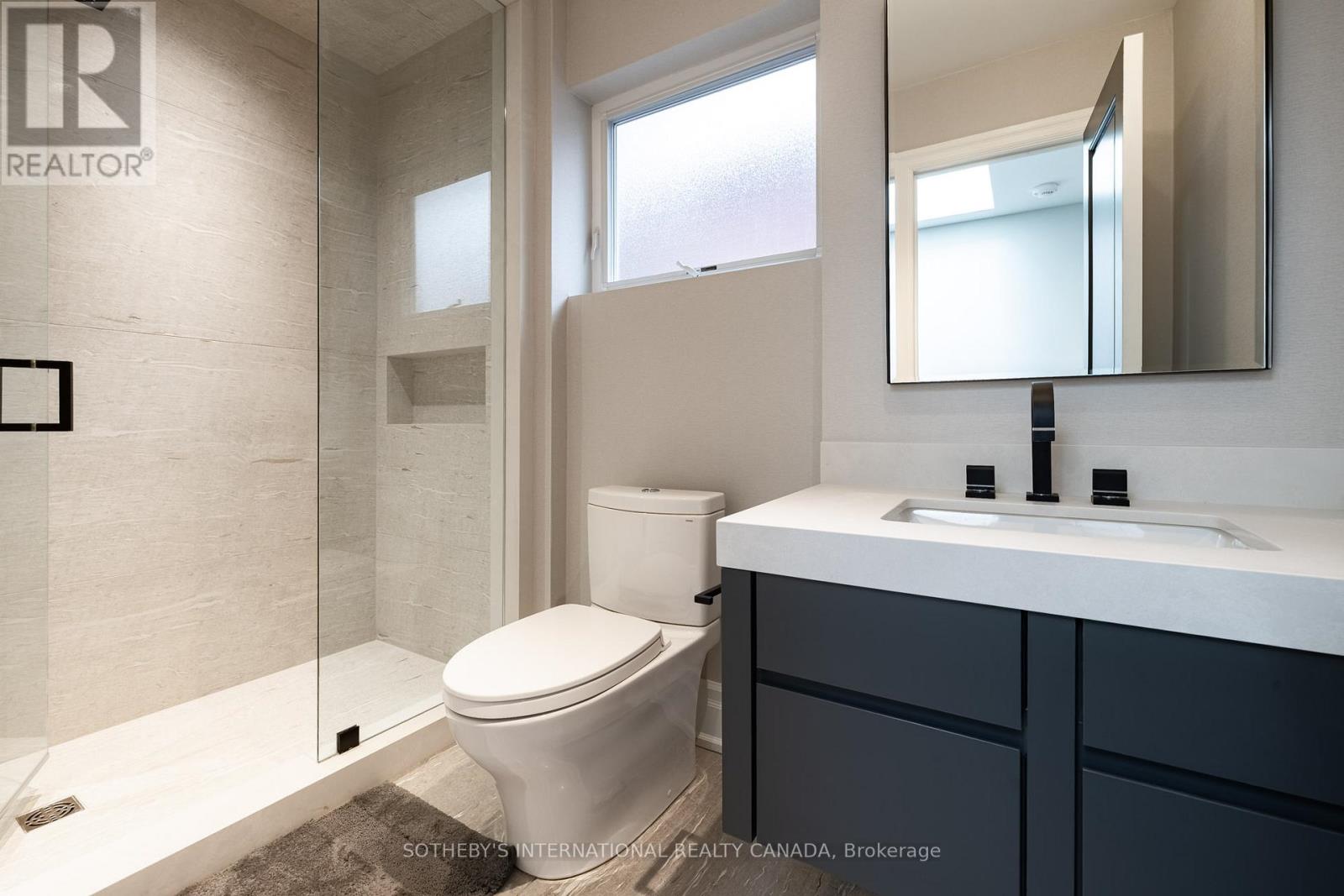 33 TRANBY AVENUE - 23